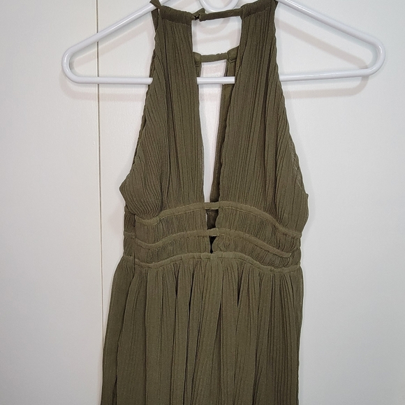 H&M Pleated Halter Neck Dress - Picture 2 of 5